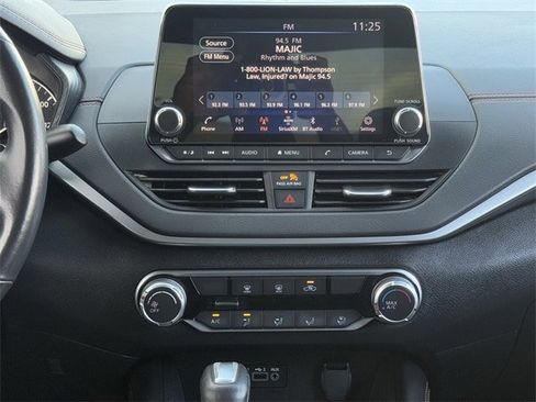 Used 2022 Nissan Altima 2.5 SR image 17