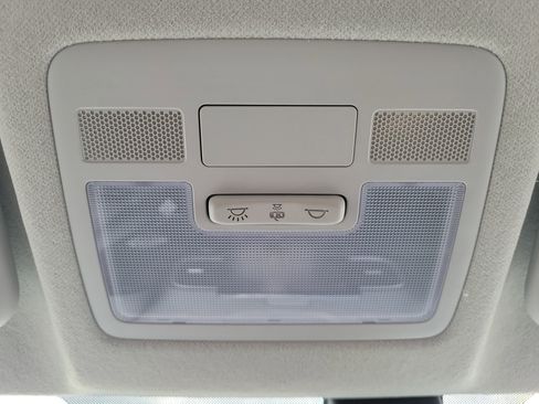 Used 2023 Hyundai Venue SE FWD image 29