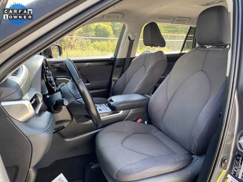 Used 2020 Toyota Highlander LE image 26