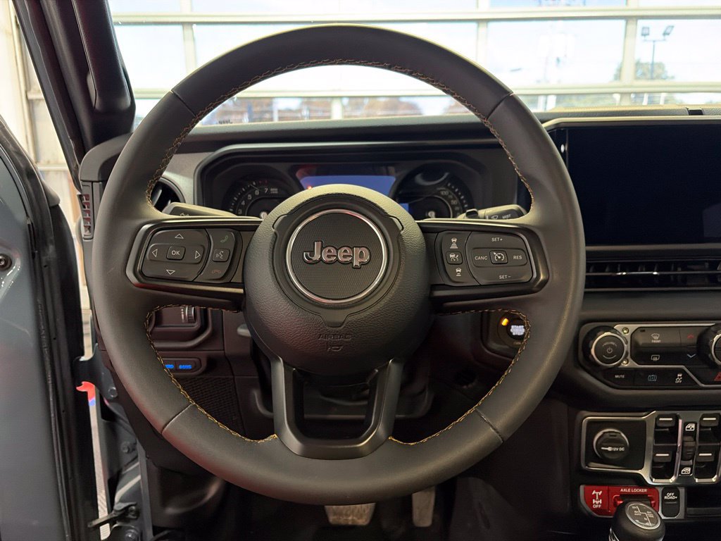 Used 2024 Jeep Wrangler Unlimited AWD/4WD image 24