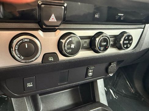 Used 2016 Toyota Tacoma SR5 image 20