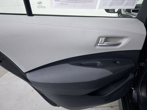 Used 2021 Toyota Corolla LE FWD image 18