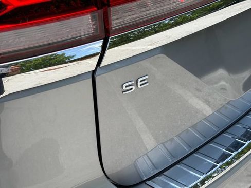 Used 2024 Volkswagen Atlas SE FWD image 16