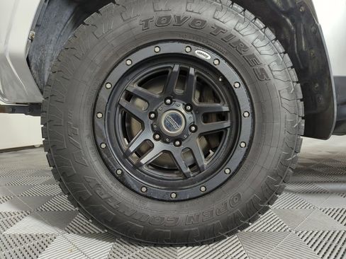 Used 2015 Toyota 4Runner SR5 image 21