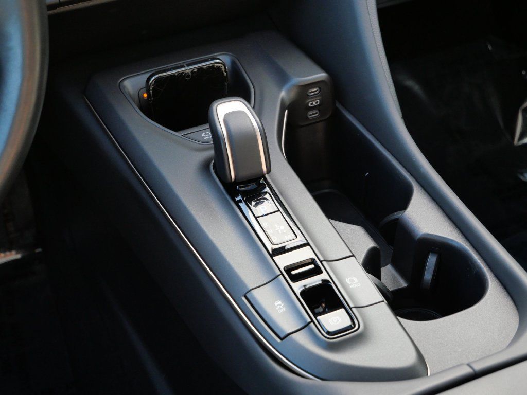 Used 2023 Toyota Crown Platinum AWD/4WD image 18