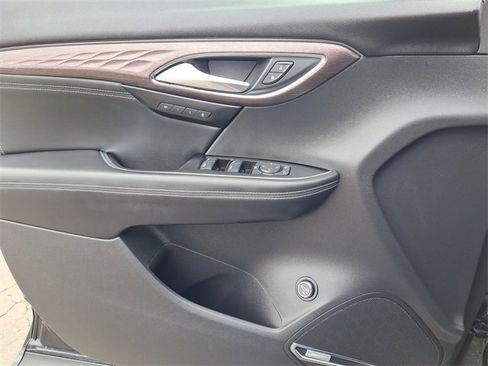 Used 2021 Buick Envision Avenir w/ Technology Package II image 21