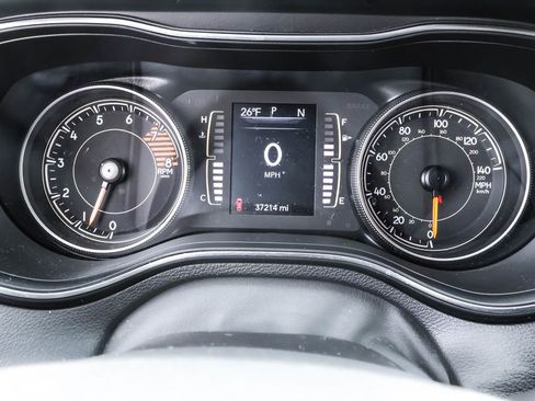 Used 2020 Jeep Cherokee Latitude Lux w/ Comfort/Convenience Group image 19