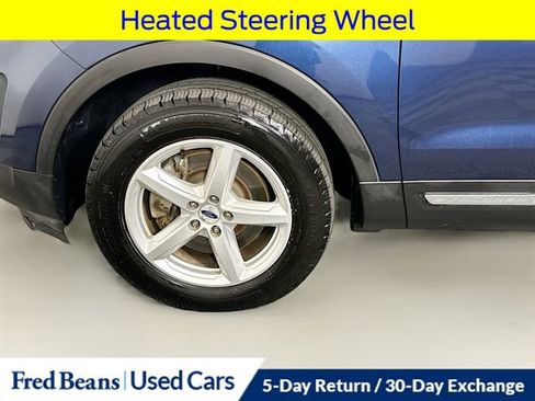 Used 2017 Ford Explorer XLT w/ Equipment Group 202A AWD/4WD image 39