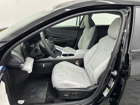 New 2026 Hyundai Elantra Limited image 9