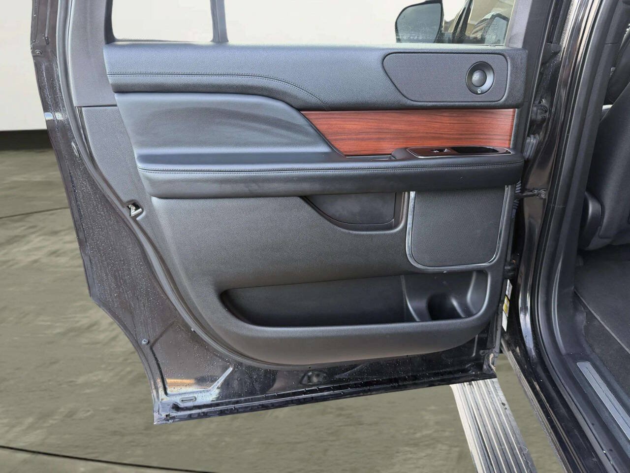 Used 2020 Lincoln Navigator L Reserve AWD/4WD image 20