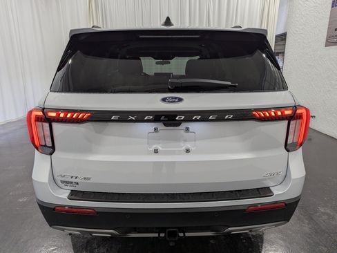 Used 2026 Ford Explorer Active w/ Active Comfort Package AWD/4WD image 8