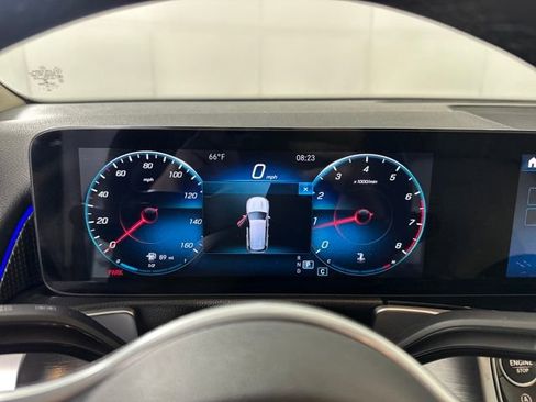 Used 2022 Mercedes-Benz GLB 250 4MATIC image 17