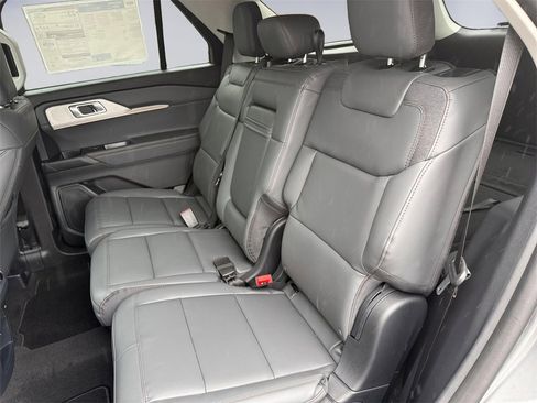 New 2026 Ford Explorer Active w/ Active Comfort Package image 16