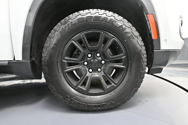 Used 2022 Jeep Wagoneer Series I w/ Convenience Group I AWD/4WD image 12