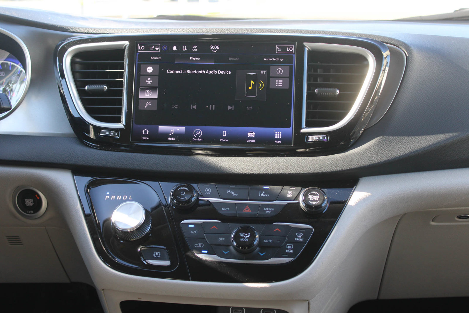 Used 2024 Chrysler Pacifica Touring-L FWD image 13