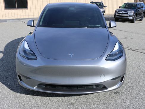 Used 2024 Tesla Model Y Performance image 11