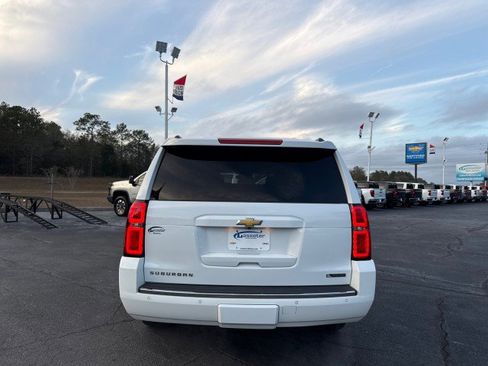 Used 2018 Chevrolet Suburban Premier image 4