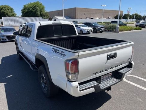 Used 2021 Toyota Tacoma TRD Off-Road w/ Technology Package AWD/4WD image 7