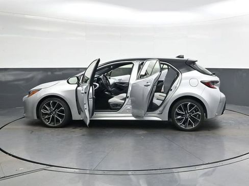 Used 2021 Toyota Corolla XSE image 40