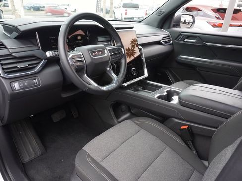 Certified 2025 GMC Acadia Elevation image 17