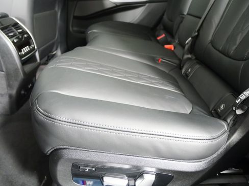 Used 2026 BMW X7 M60i image 15