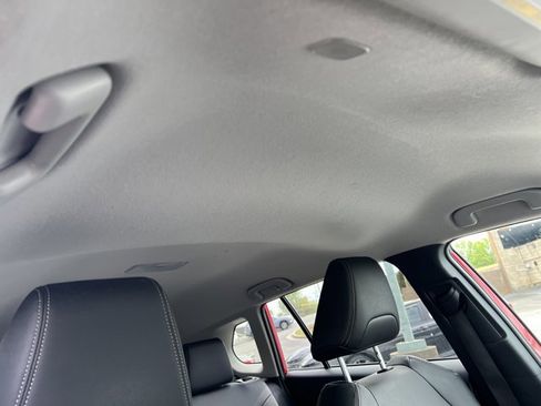 Used 2025 Toyota Corolla Cross XLE image 25