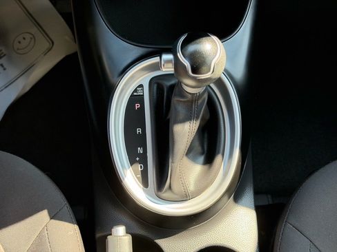 Used 2018 Kia Soul FWD image 16
