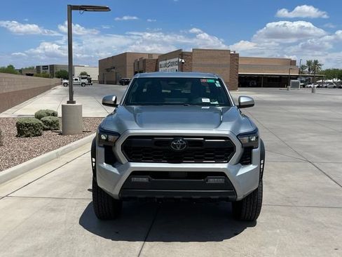 Used 2025 Toyota Tacoma TRD Off-Road AWD/4WD image 4