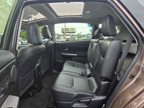 Used 2017 Toyota Prius V Five w/ Advanced Technology Package FWD image 16