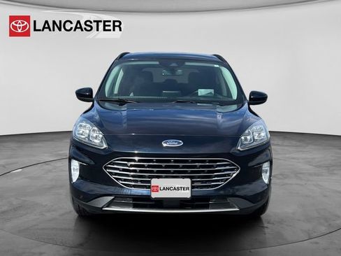 Used 2021 Ford Escape Titanium image 2