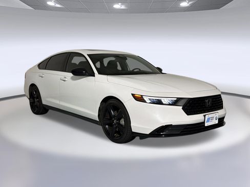 Used 2024 Honda Accord Sport image 7