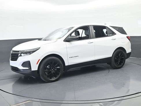 Used 2024 Chevrolet Equinox LS w/ Sport Edition image 2