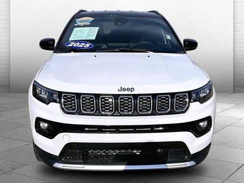 Used 2025 Jeep Compass Limited AWD/4WD image 2
