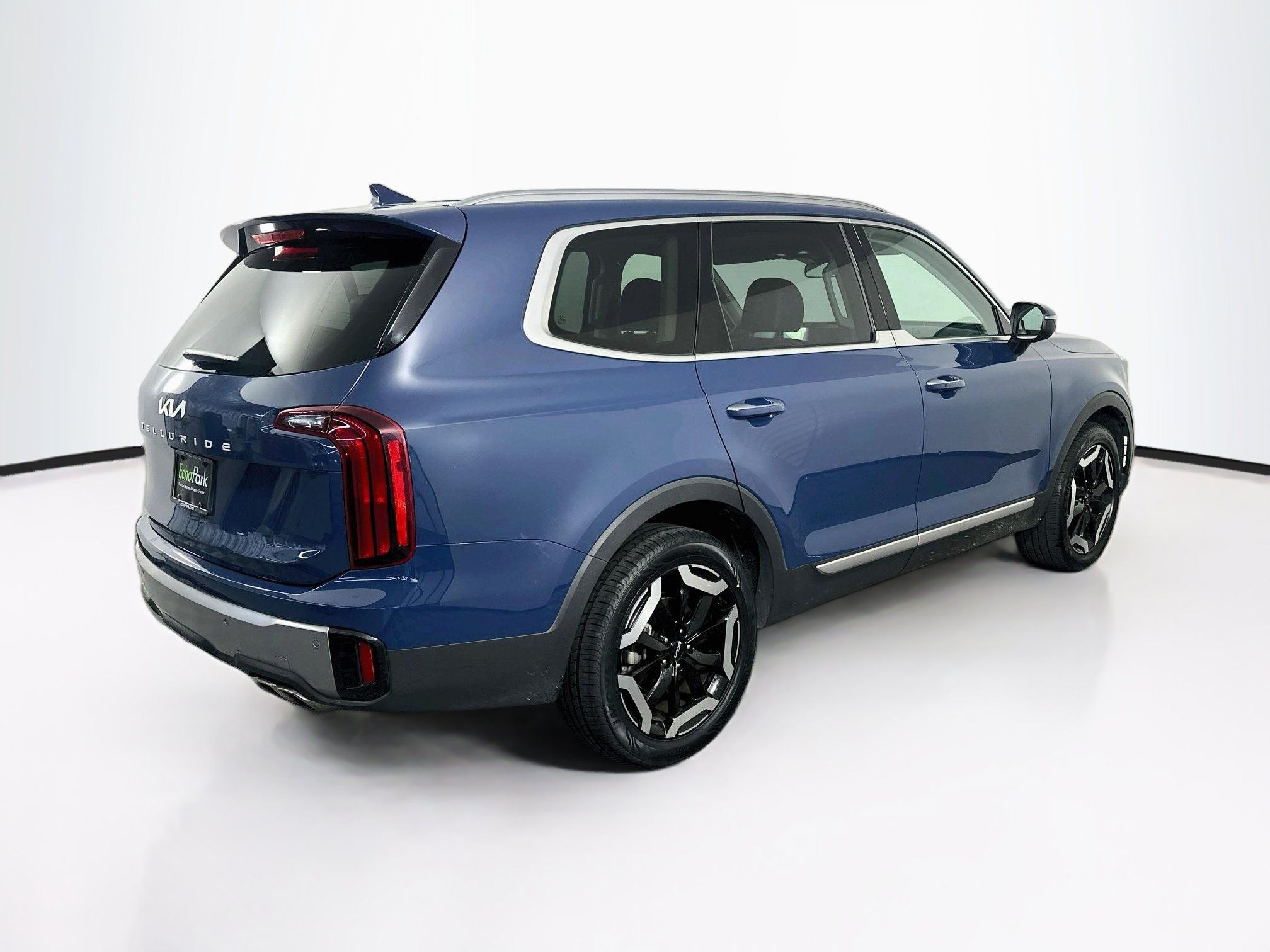 Used 2025 Kia Telluride S FWD image 9