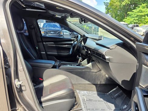 Used 2019 MAZDA MAZDA3 Hatchback w/ Premium Package FWD image 31