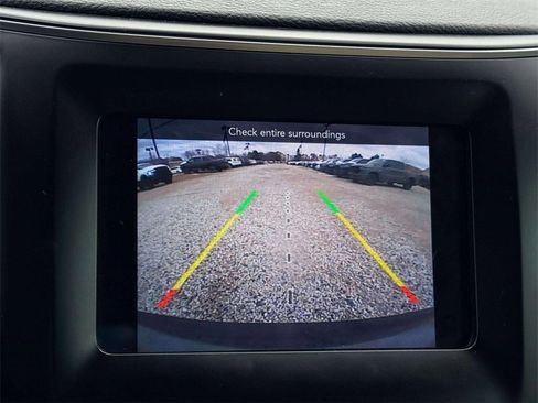 Used 2019 Jeep Cherokee Latitude w/ Cold Weather Group image 21