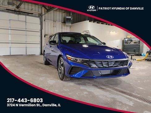 Used 2025 Hyundai Elantra Sport image 1