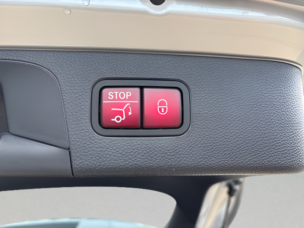 Used 2022 Mercedes-Benz GLC 300 4MATIC image 46