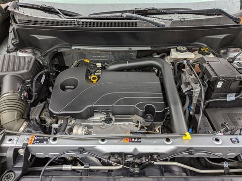 Used 2024 GMC Terrain SLT image 24