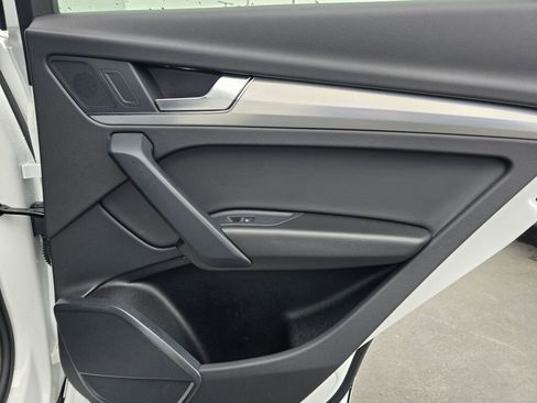 Used 2025 Audi Q5 2.0T Premium image 24