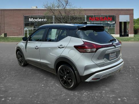 Certified 2022 Nissan Kicks SV FWD image 2