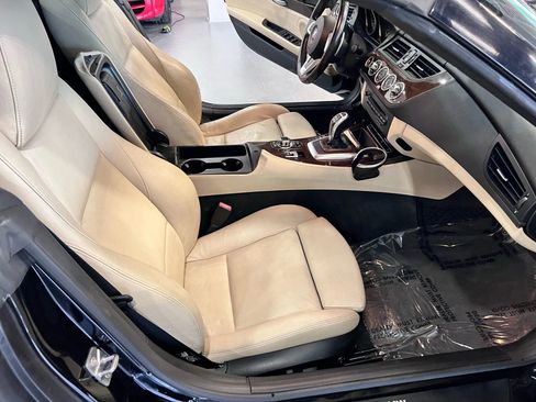 Used 2012 BMW Z4 sDrive28i w/ Sport Pkg image 16