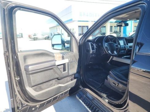 Used 2019 Ford F250 Lariat w/ Chrome Package AWD/4WD image 24