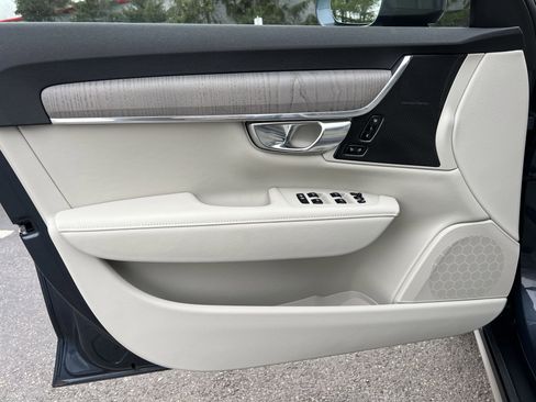 Used 2025 Volvo V90 B6 Cross Country Plus image 45