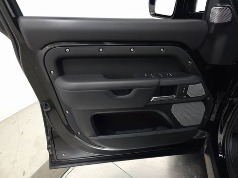 Used 2024 Land Rover Defender 130 X image 15