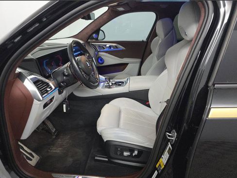Used 2023 BMW XM AWD/4WD image 2