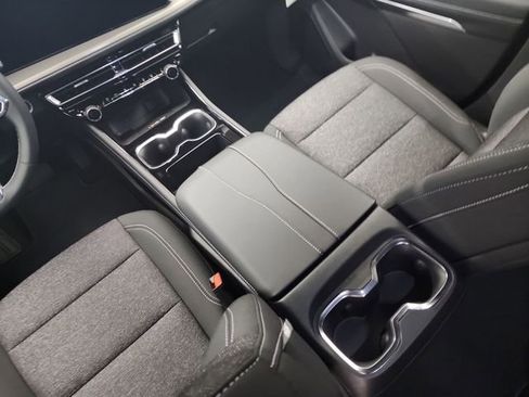 New 2026 Chevrolet Traverse LT image 24