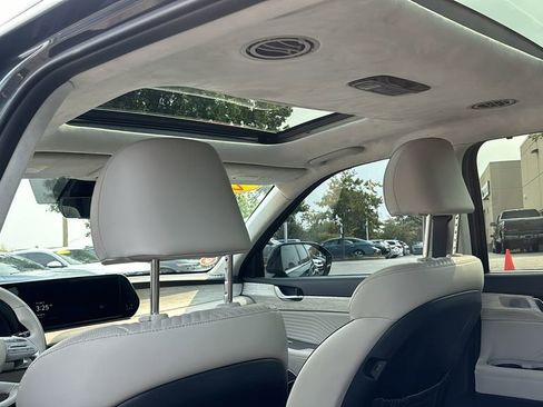 Used 2024 Hyundai Palisade Calligraphy image 32