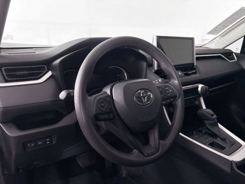 Used 2025 Toyota RAV4 LE AWD/4WD image 7