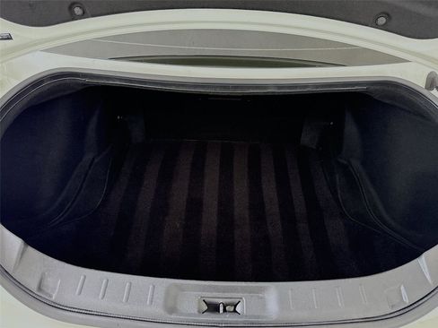 Used 2020 Nissan GT-R Premium image 25